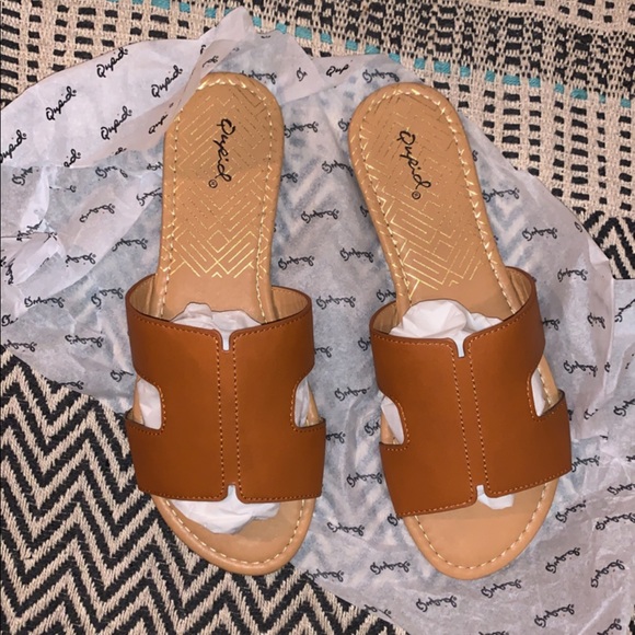 Flat Slip On - Picture 1 of 1